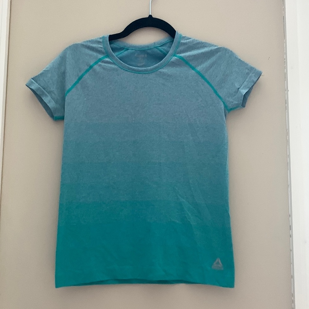 Reebok top